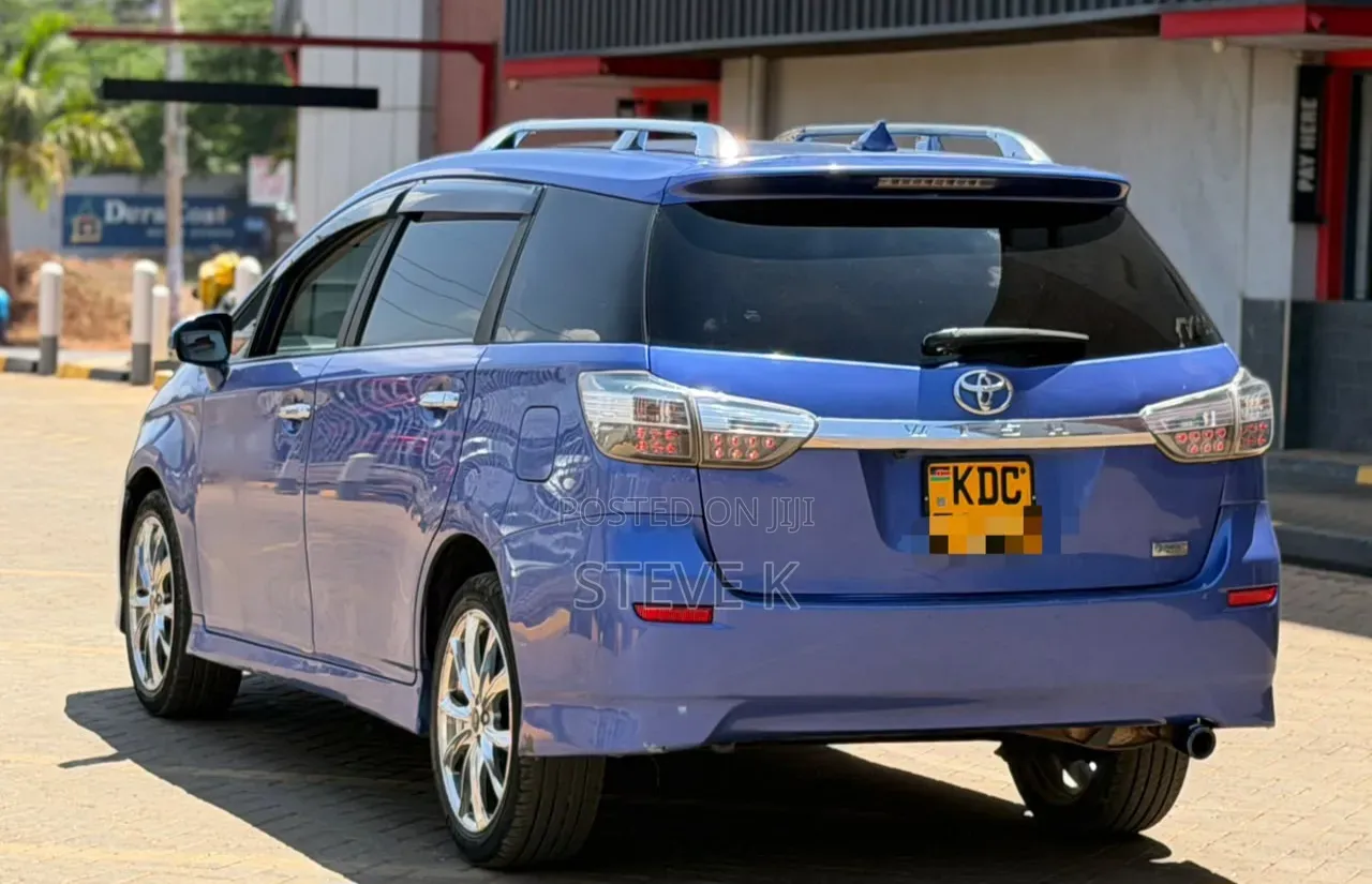 Toyota Wish 2014 Blue