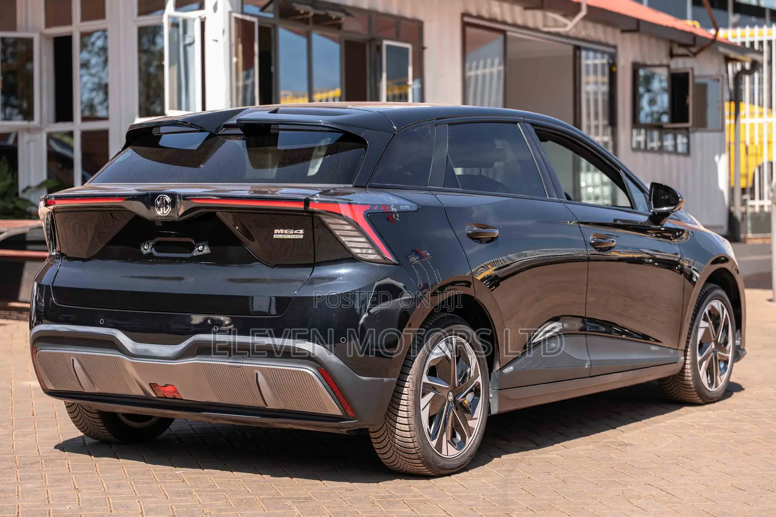 MG MG4 EV 2023 Black