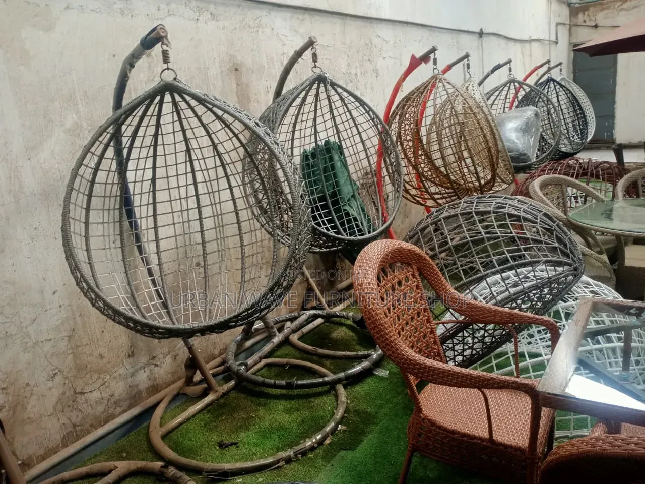 Egglike Shape Hanging Chairs