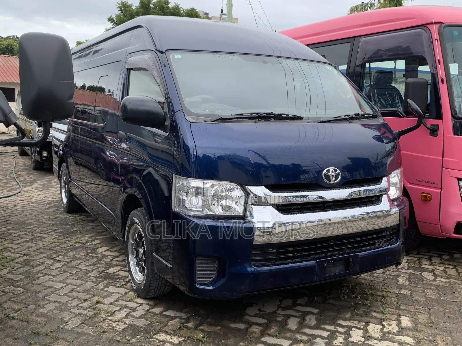 Toyota HiAce 2020 Blue