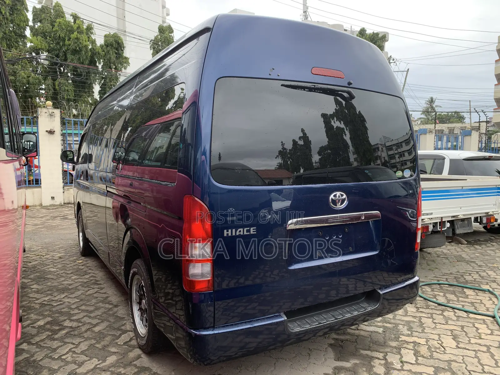 Toyota HiAce 2020 Blue