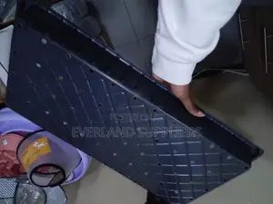 . Reusable Hydroponic Planting Trays - With Holes