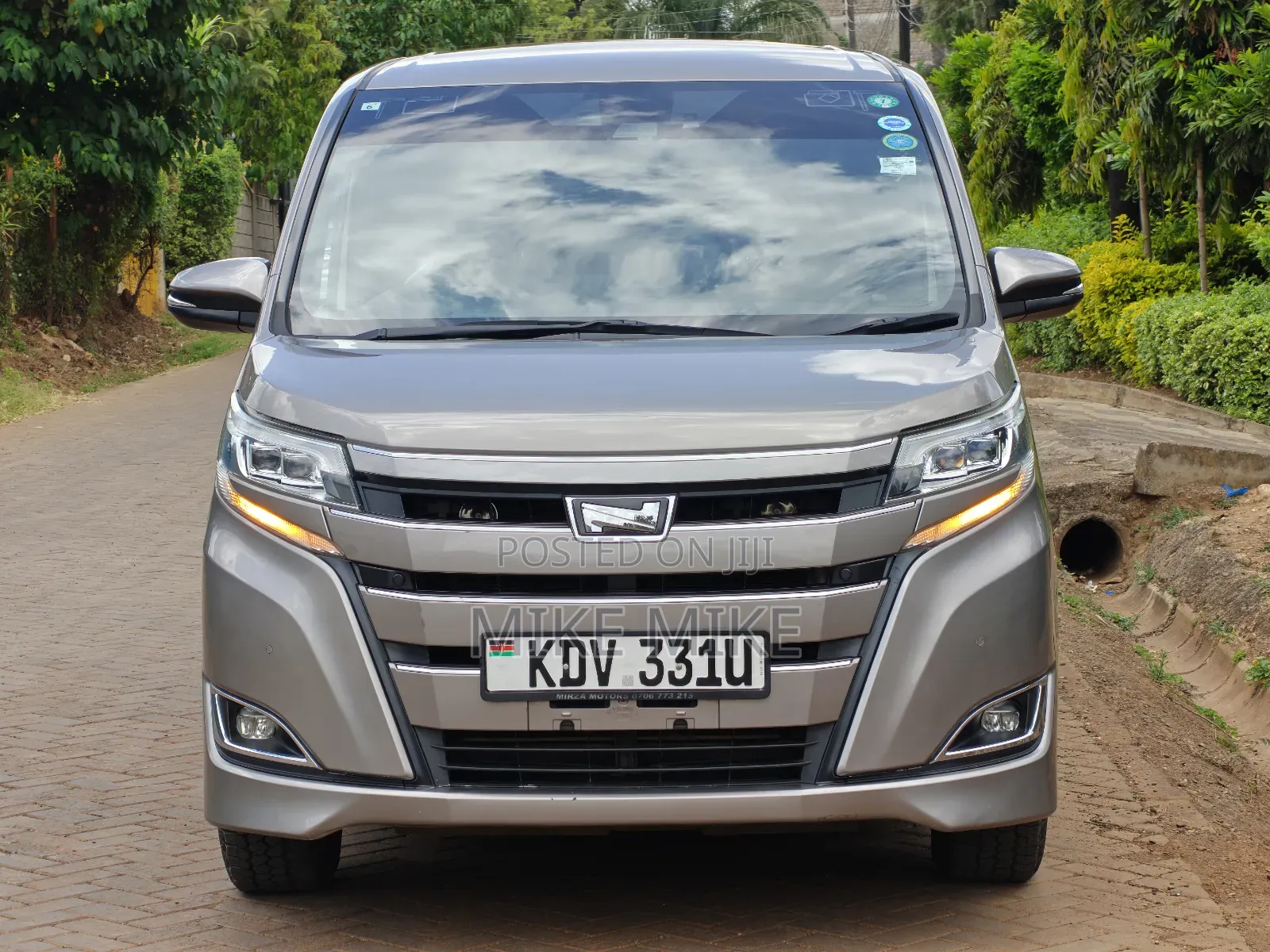 Toyota Noah 2019 Gray