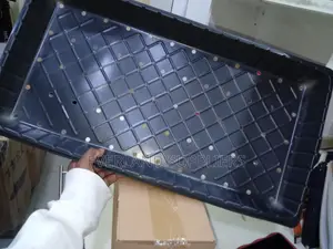 Easy-to-Handle Hydroponic Trays - With Holes