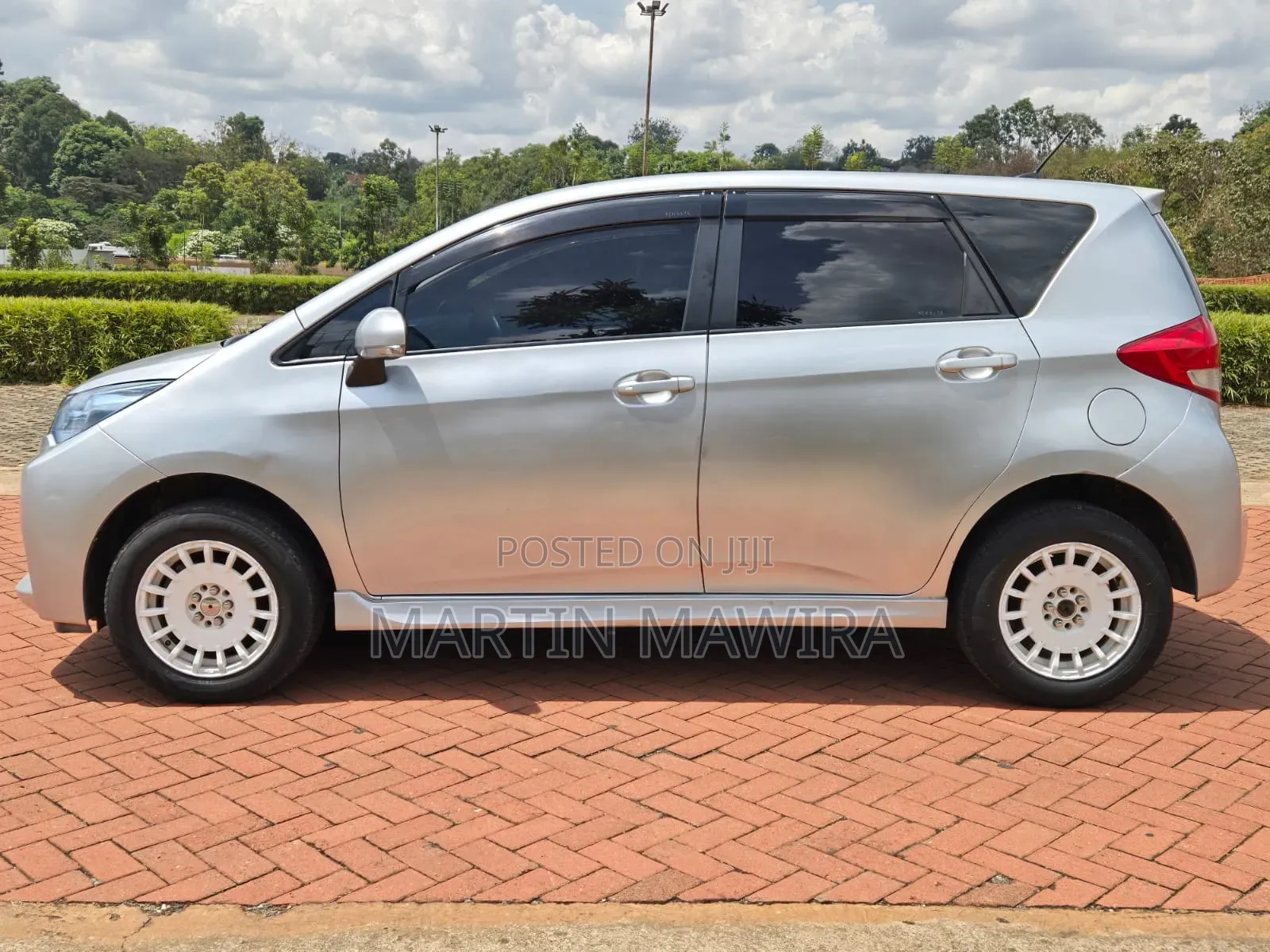 Subaru Trezia 2011 Silver