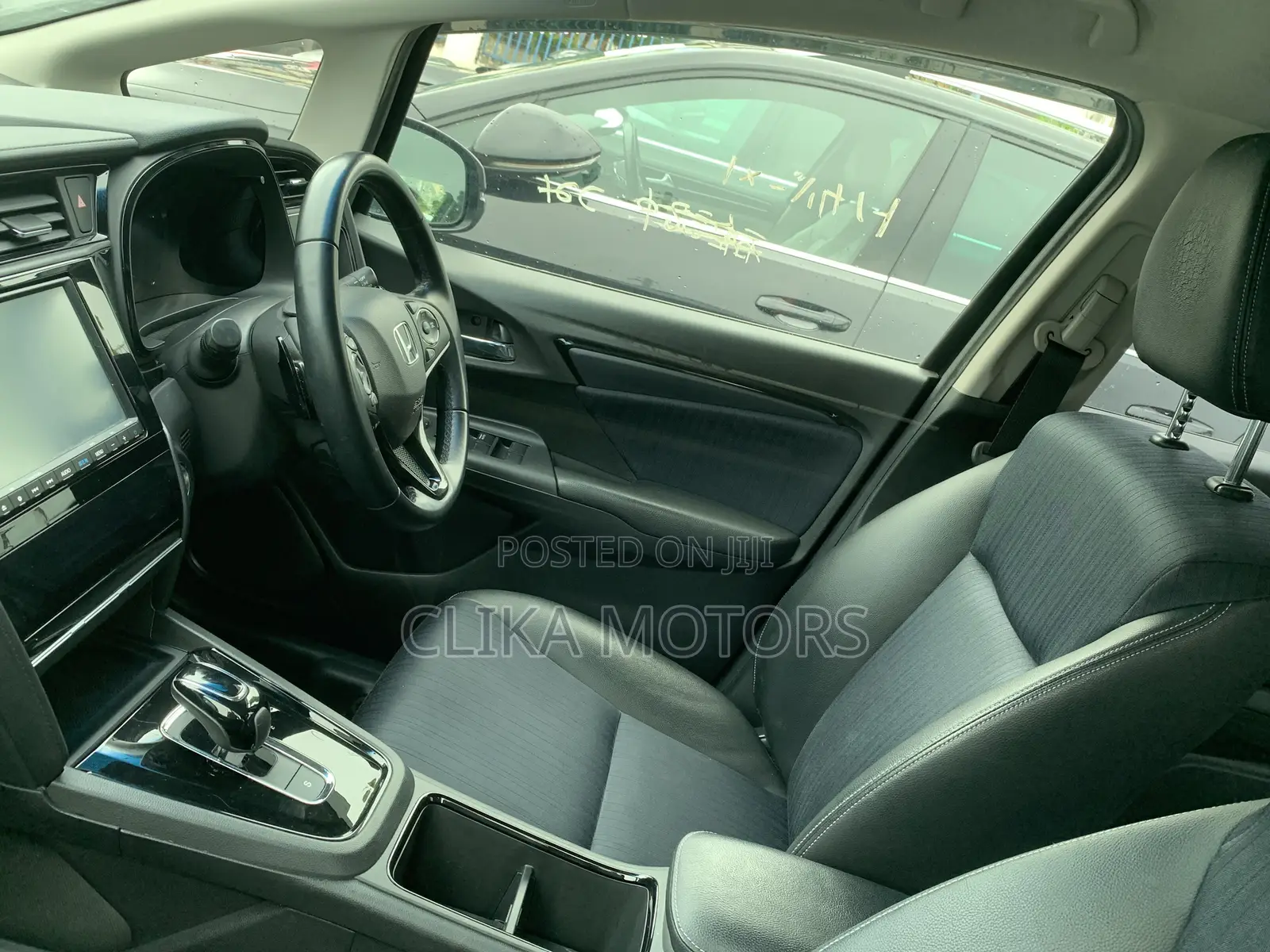 Honda Fit Shuttle 1.5 Hybrid 2WD 2019 Black