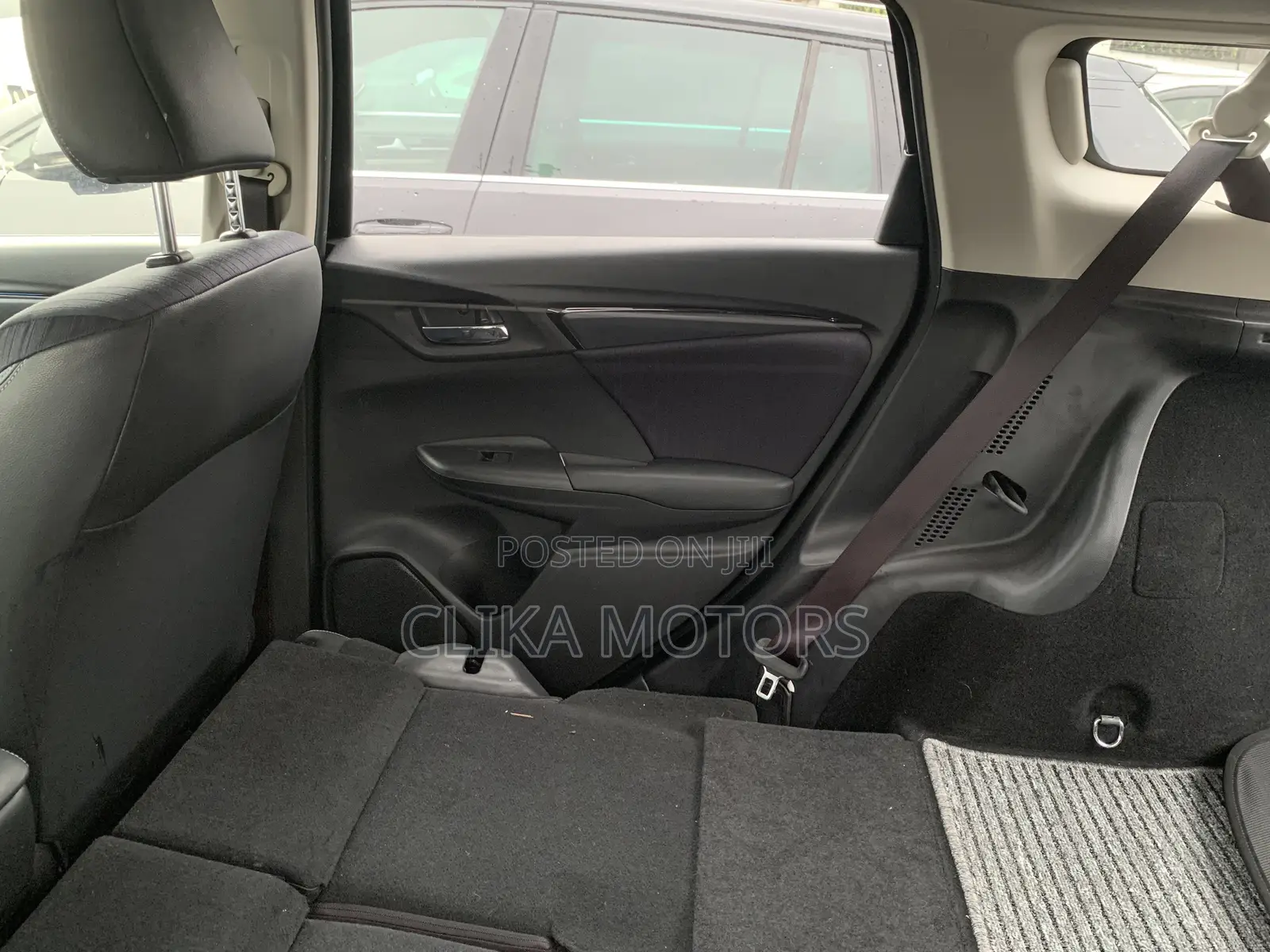Honda Fit Shuttle 1.5 Hybrid 2WD 2019 Black