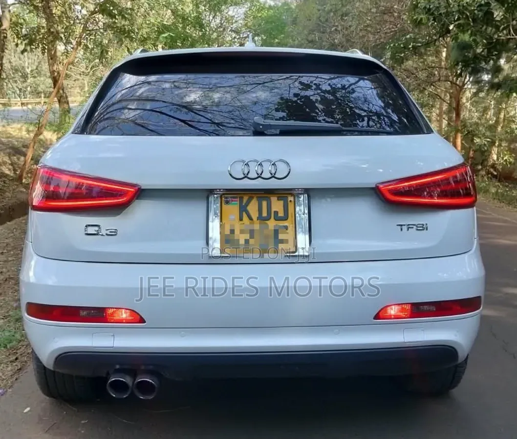 Audi Q3 2015 Off white