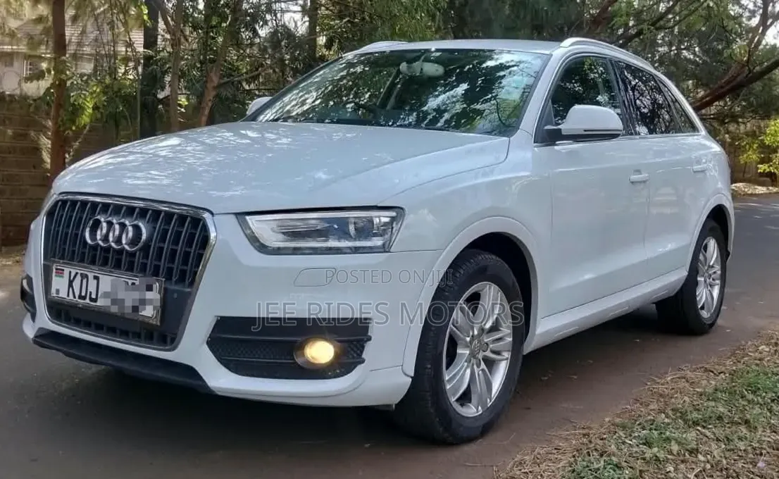 Audi Q3 2015 Off white