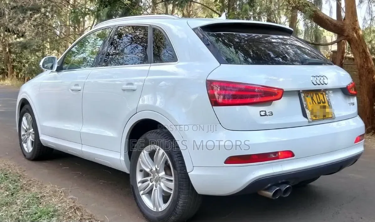 Audi Q3 2015 Off white
