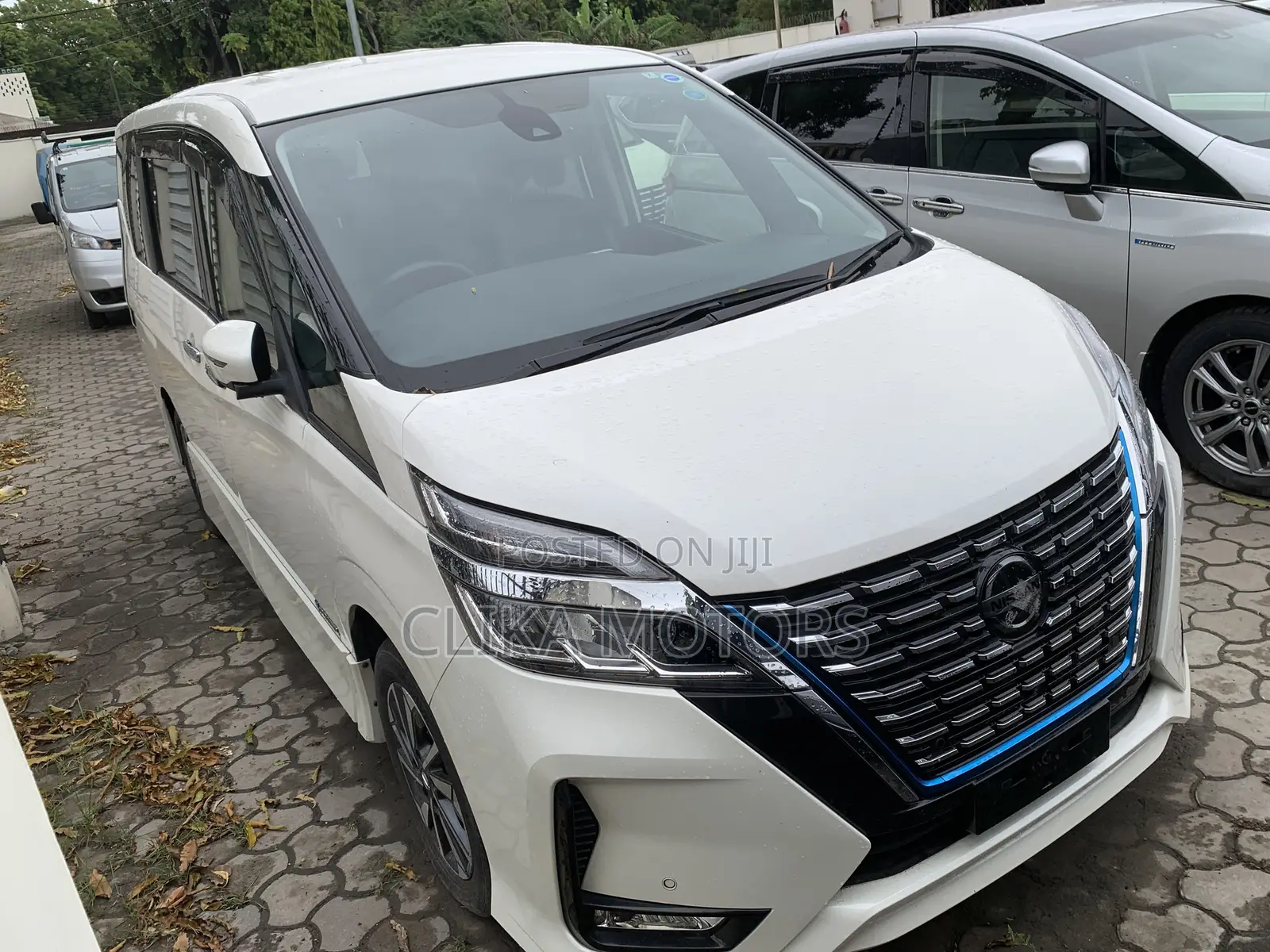 Nissan Serena 2021 White