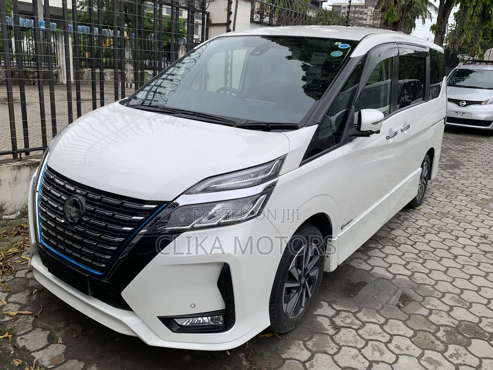 Nissan Serena 2021 White