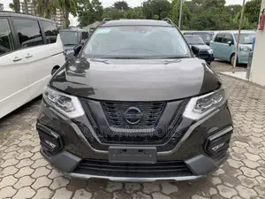 Nissan X-Trail 2.0 Petrol AWD 2019 Green