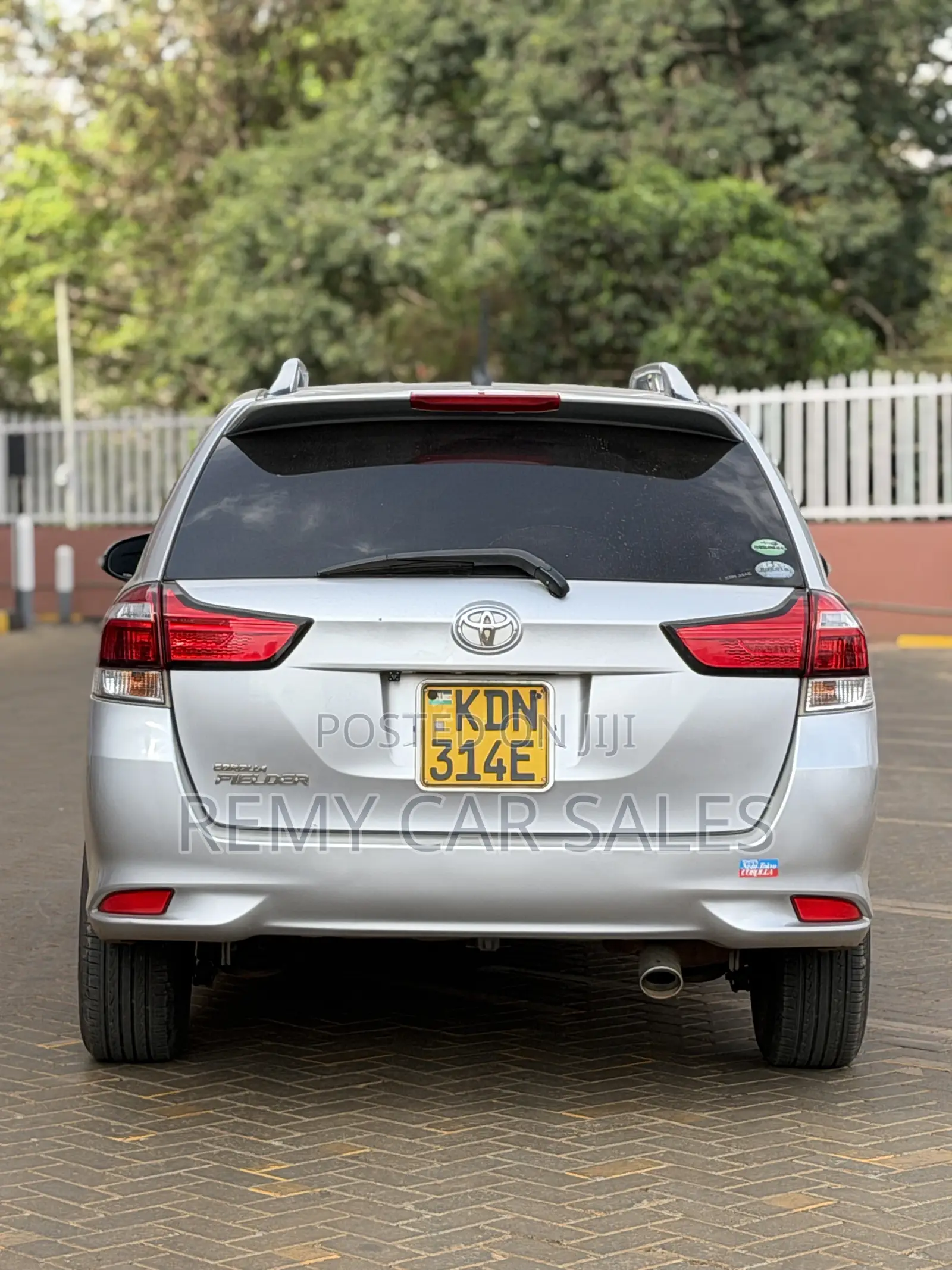 Toyota Corolla Fielder 2016 Silver