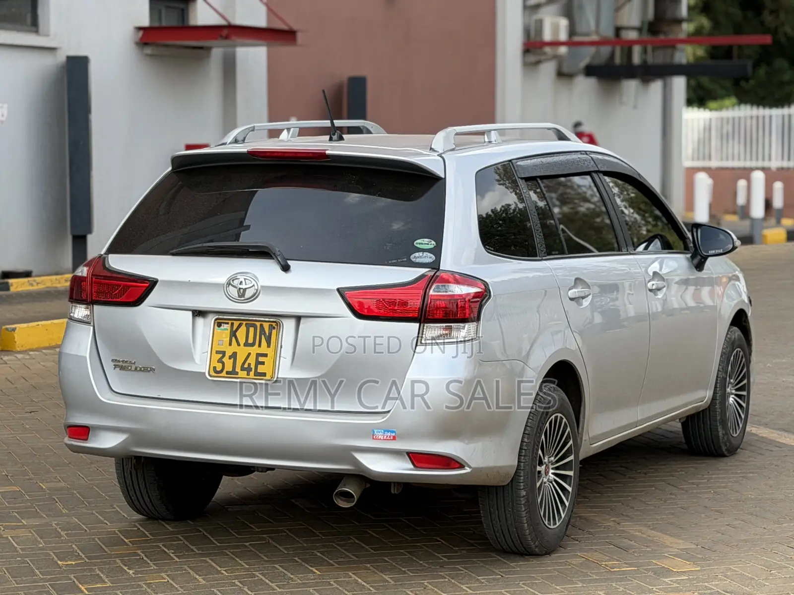 Toyota Corolla Fielder 2016 Silver