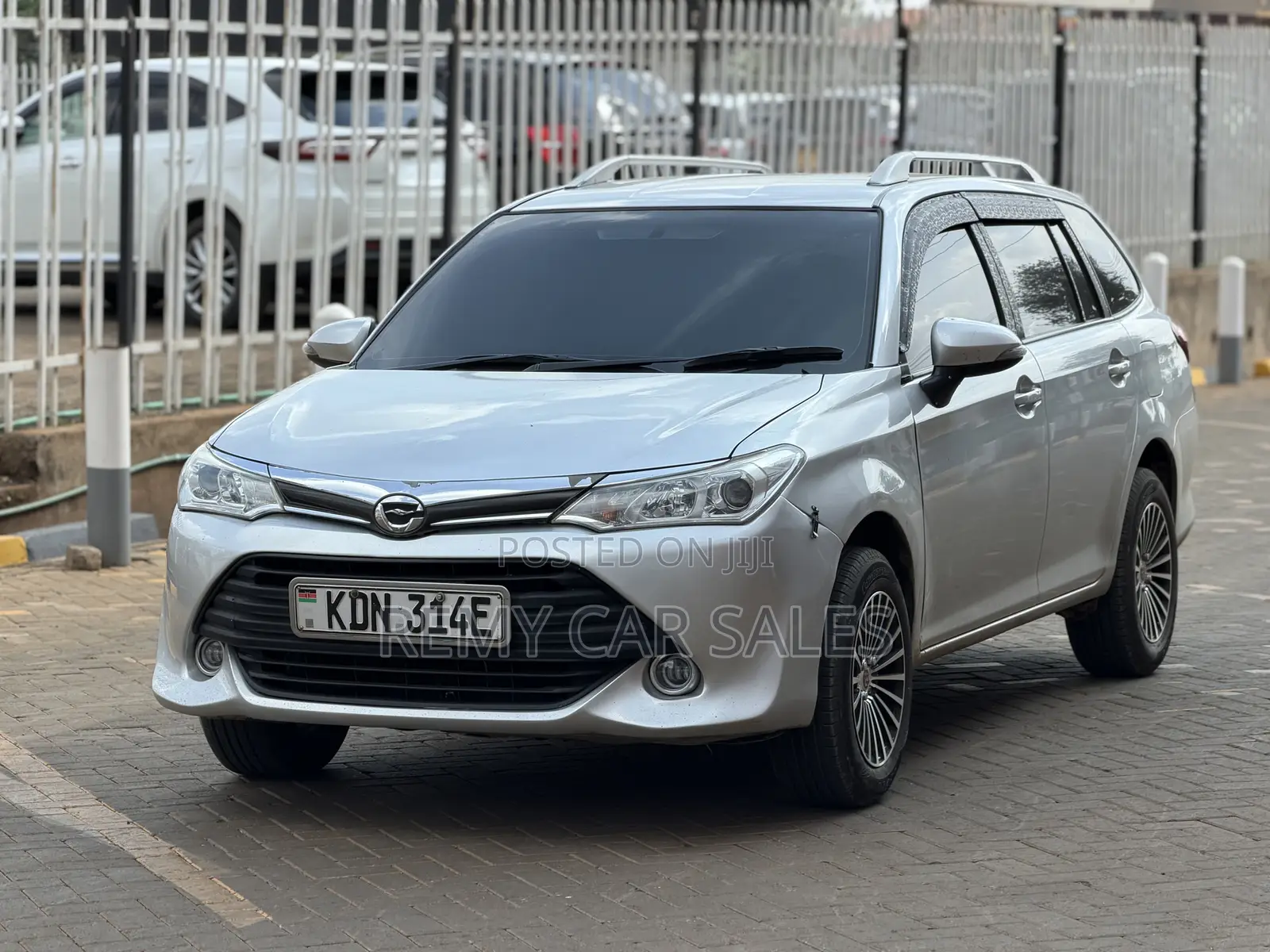 Toyota Corolla Fielder 2016 Silver