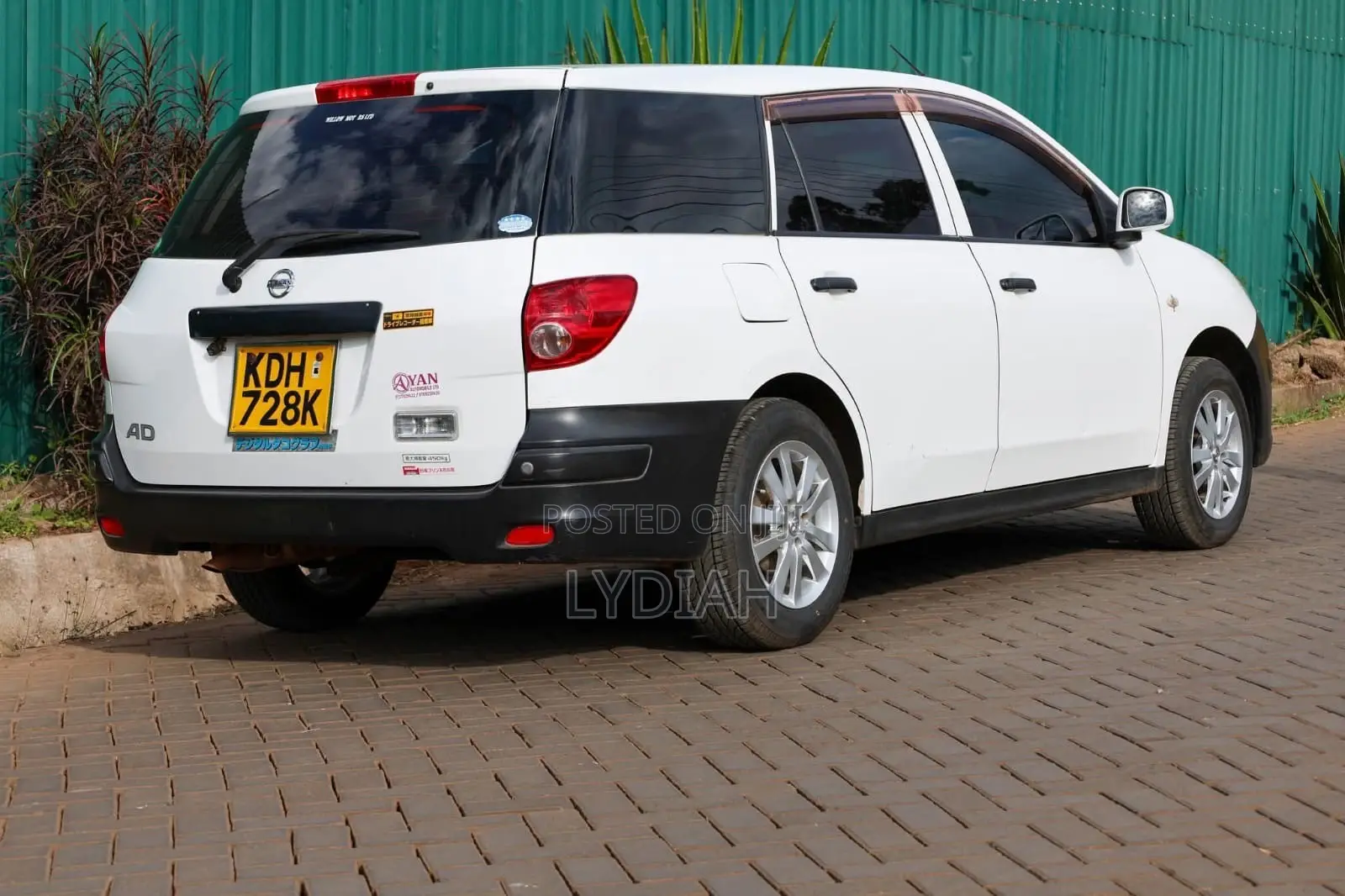 Nissan Advan 2015 White