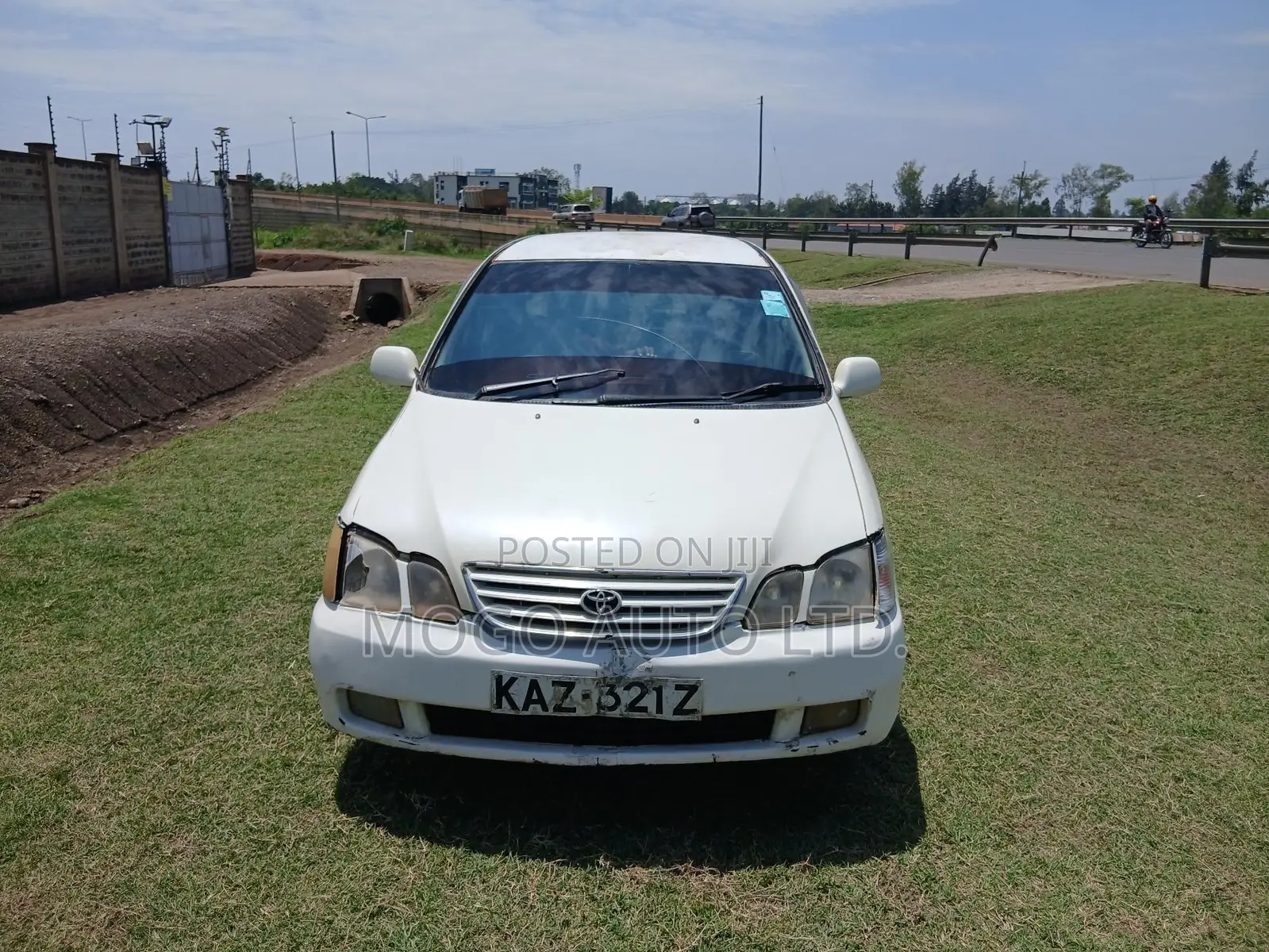 Toyota Gaia 2000 White