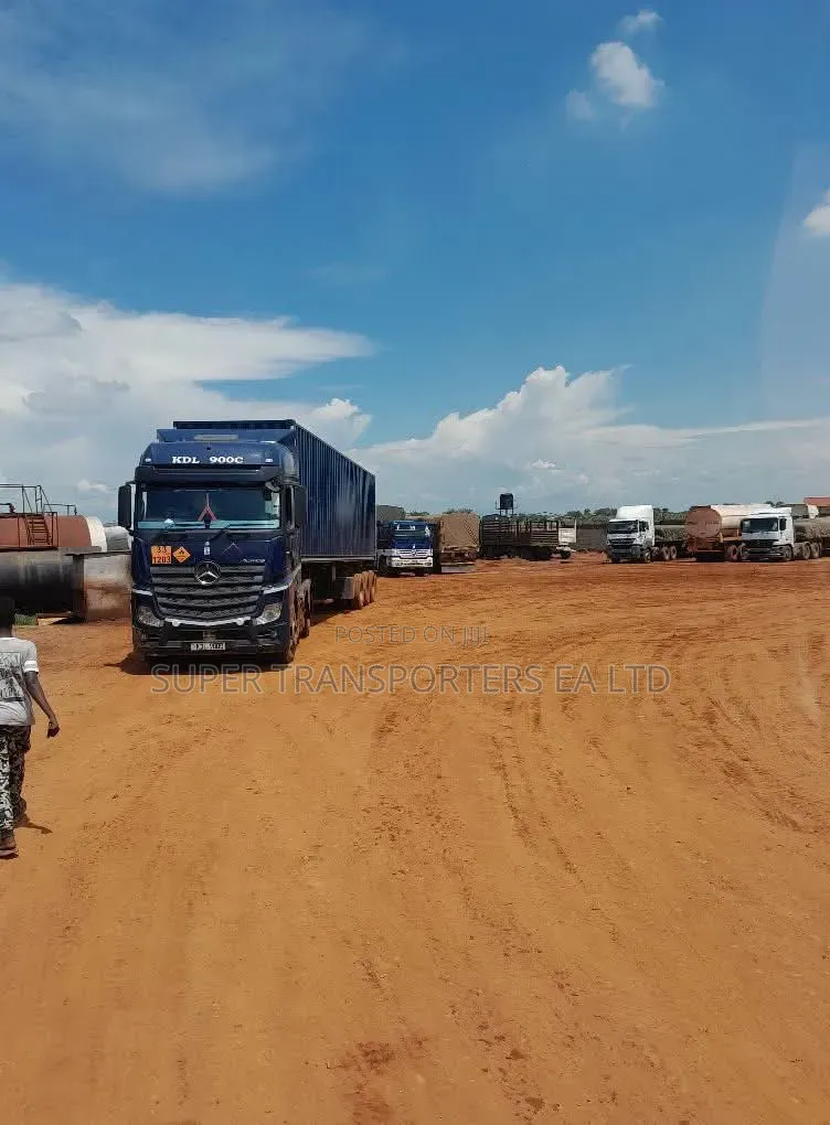 Refrigerated. Trucks.Border to Border Deliveries. Clearance.