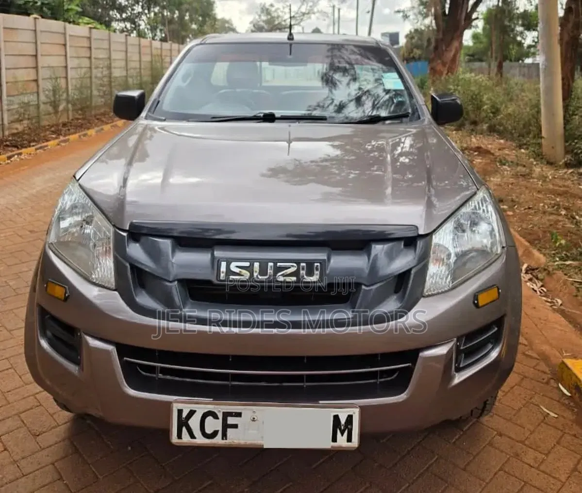 Isuzu D-MAX 2015 Brown