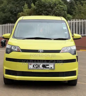 Toyota Spade 1.5 2015