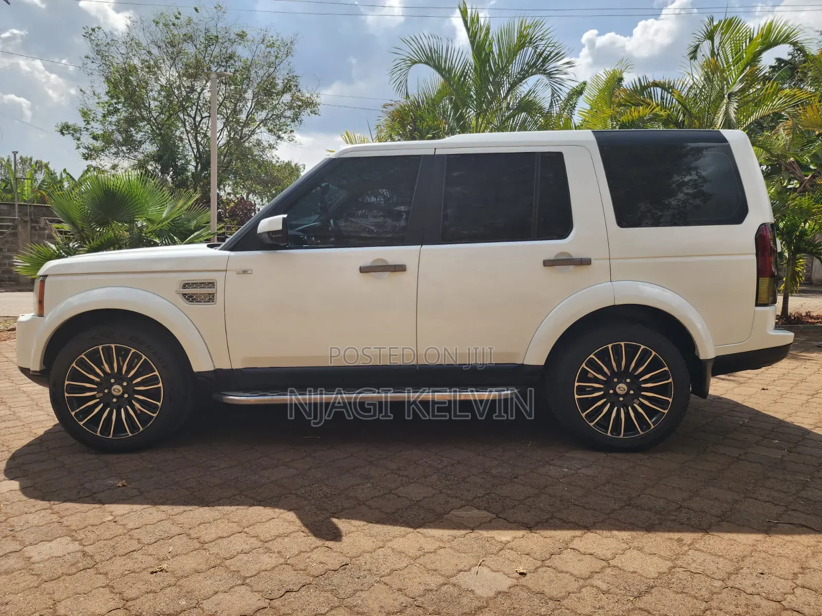 Land Rover Discovery 2010 White