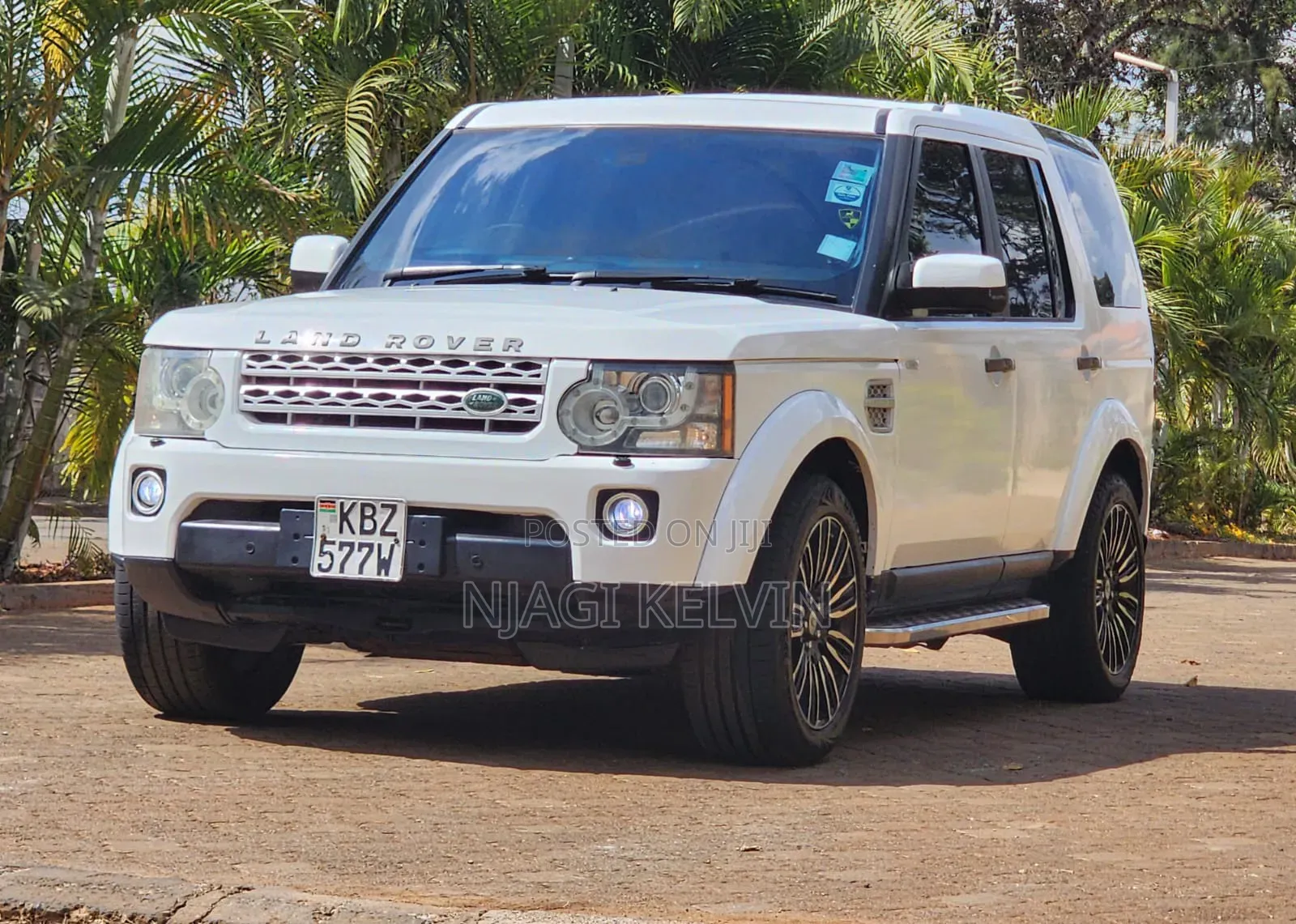 Land Rover Discovery 2010 White
