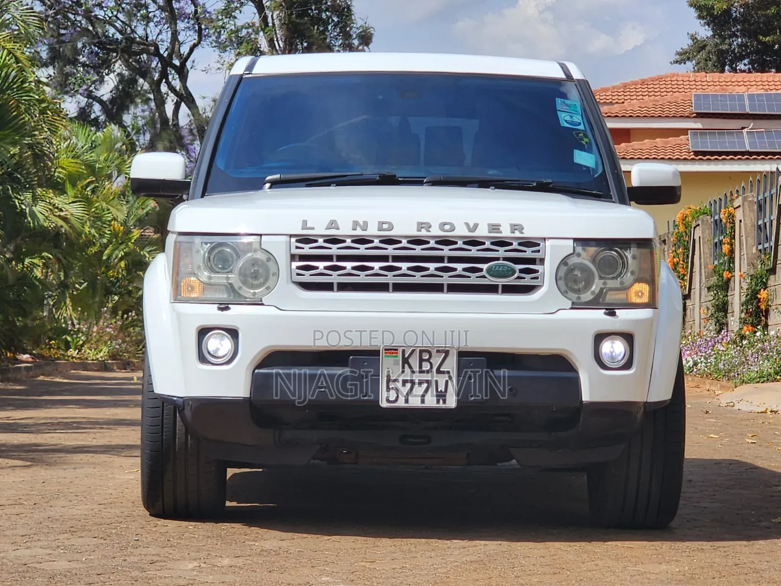 Land Rover Discovery 2010 White