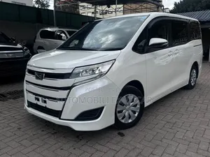 Toyota Noah 2.0 AWD (8 Seater) 2019 Off white