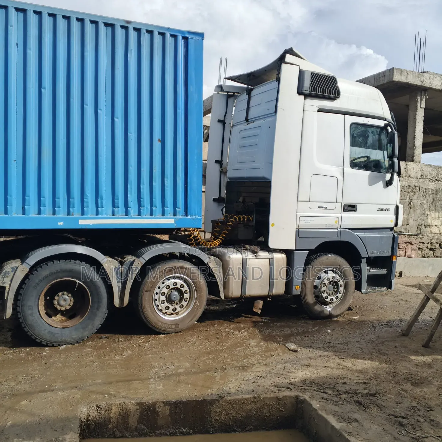 Trailer.For. Loose. Cargos Hauling and Transport