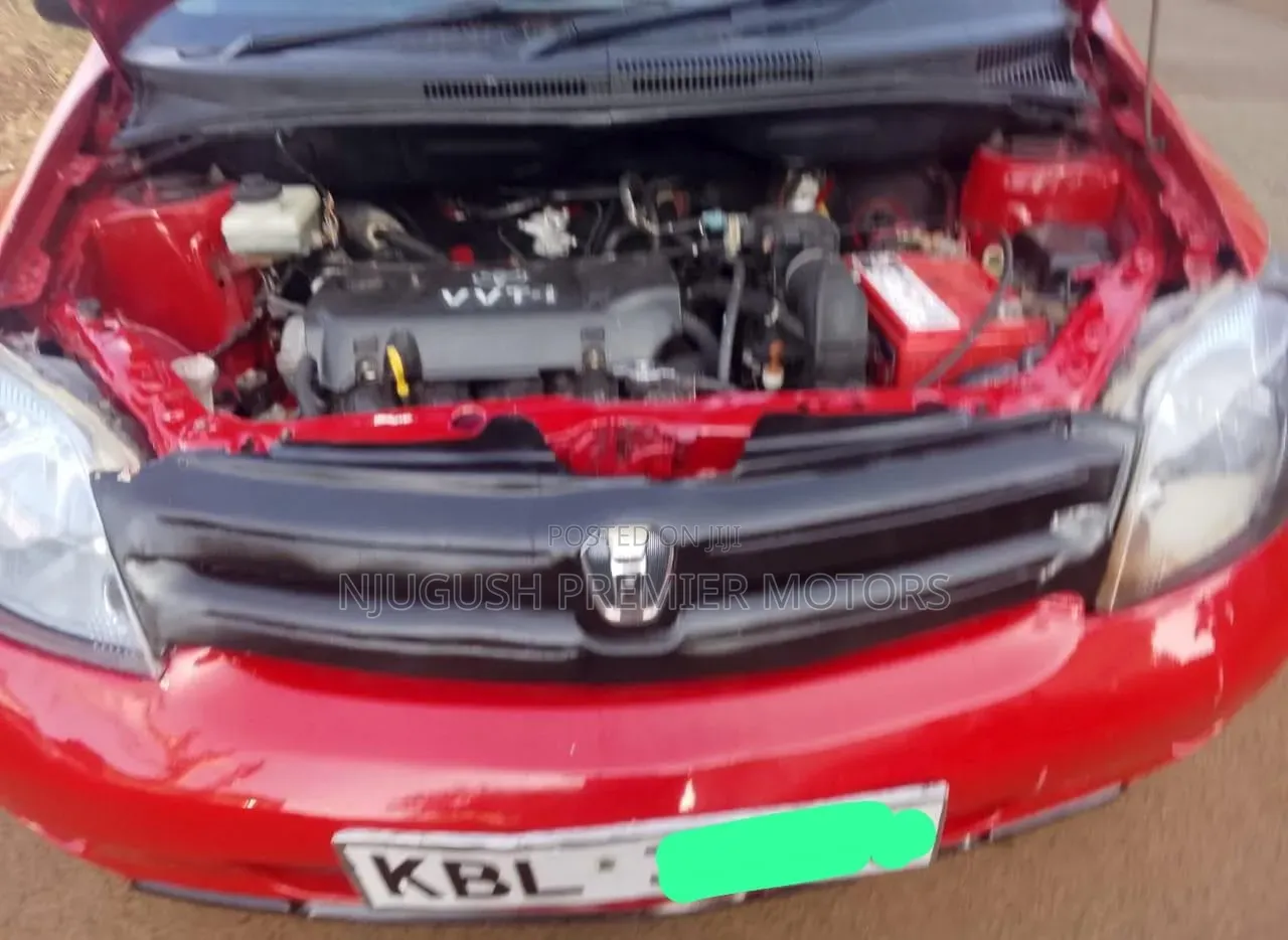 Toyota IST 2003 Red