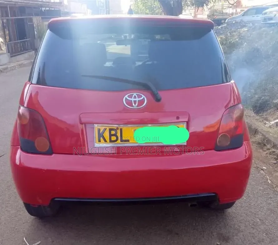 Toyota IST 2003 Red