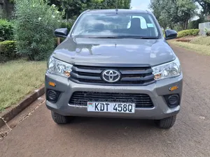 Toyota Hilux 2025 Gray