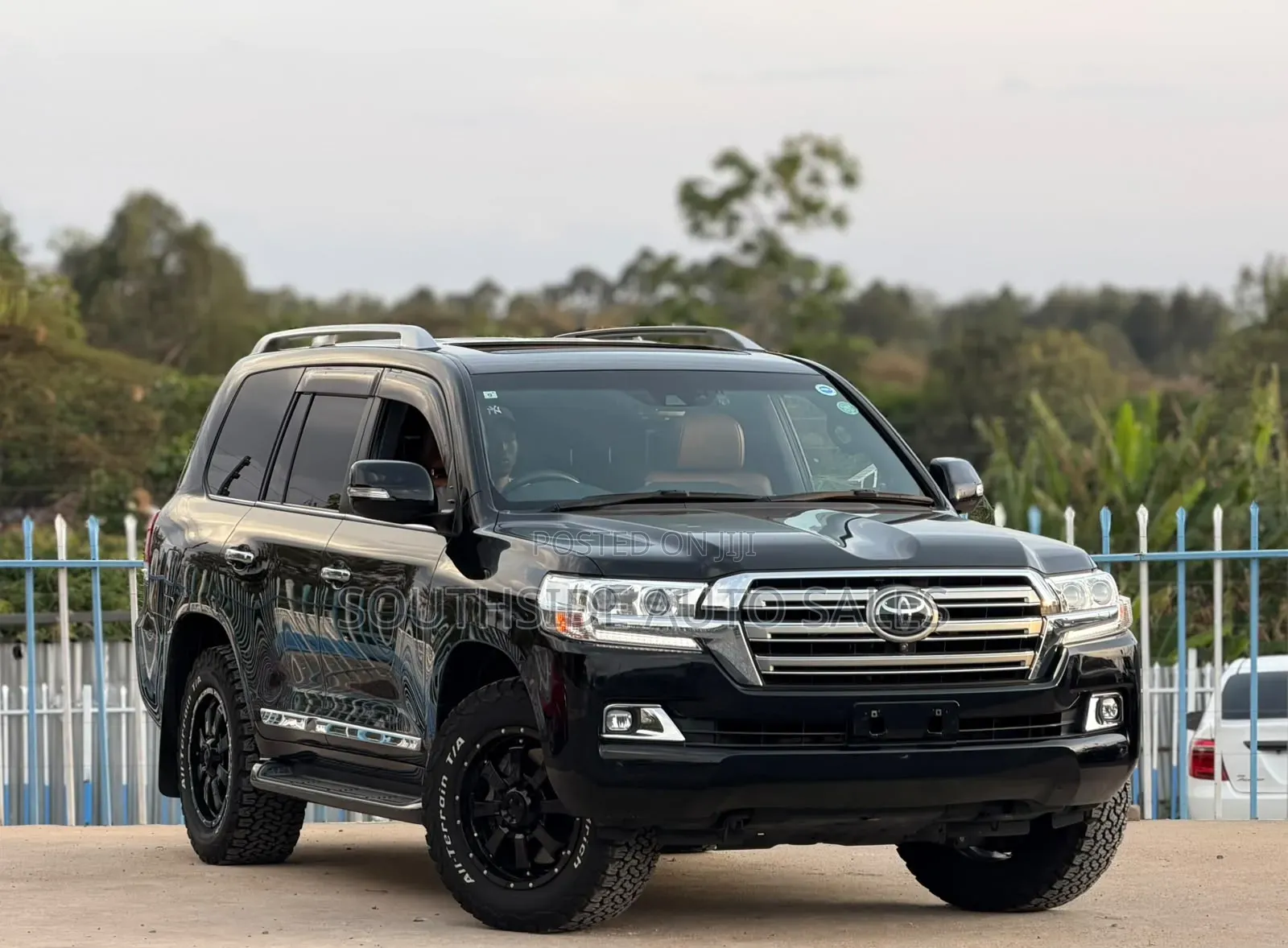 Toyota Land Cruiser 4.6 V8 ZX 2019 Black