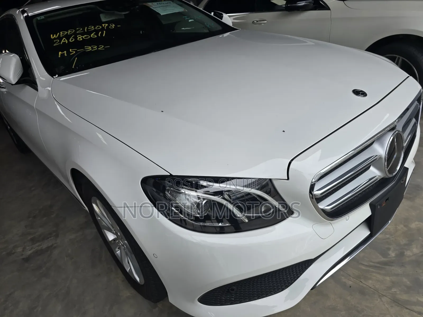 Mercedes-Benz C200 2019 Off white