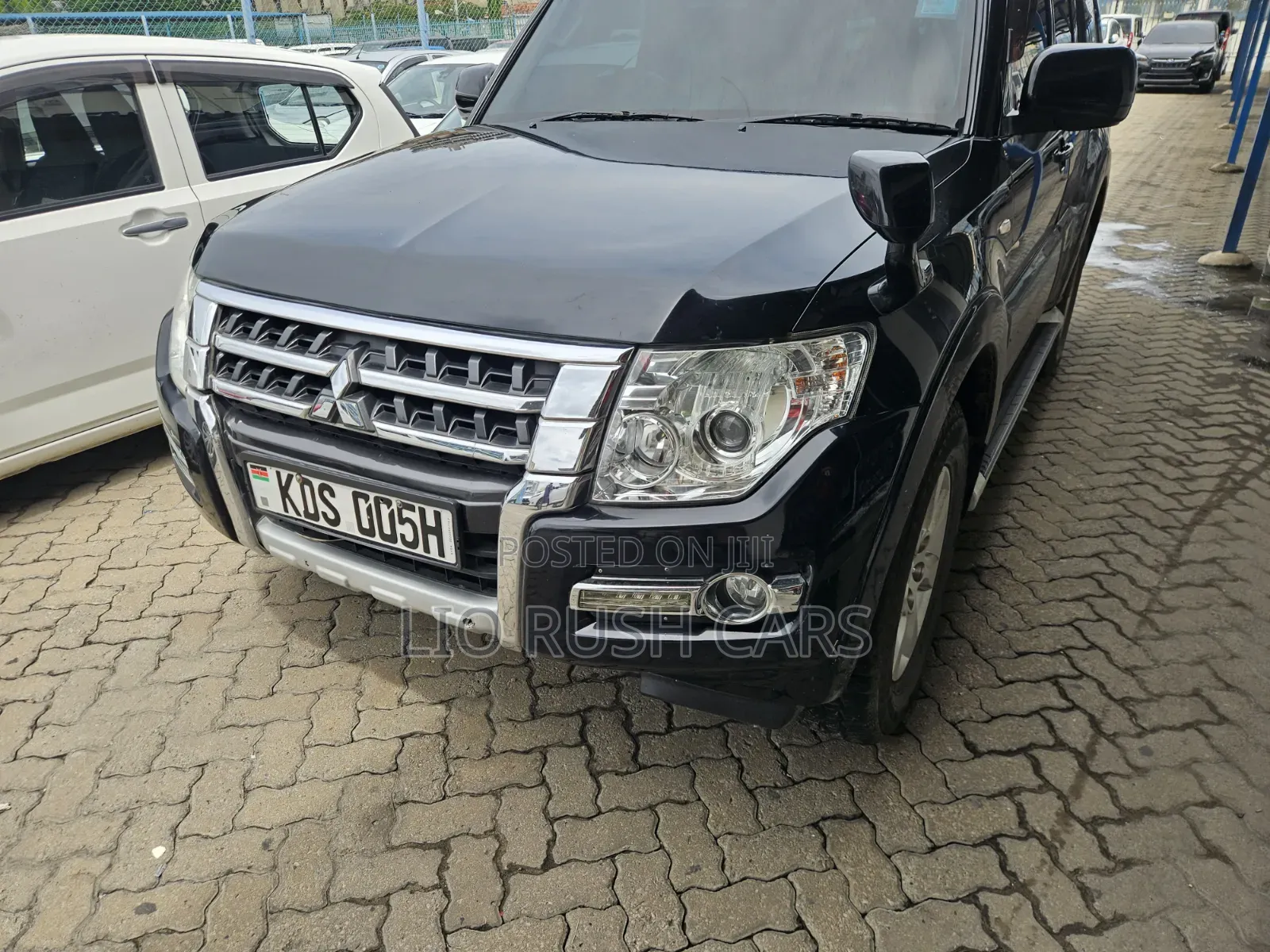 Mitsubishi Pajero 2016 Black