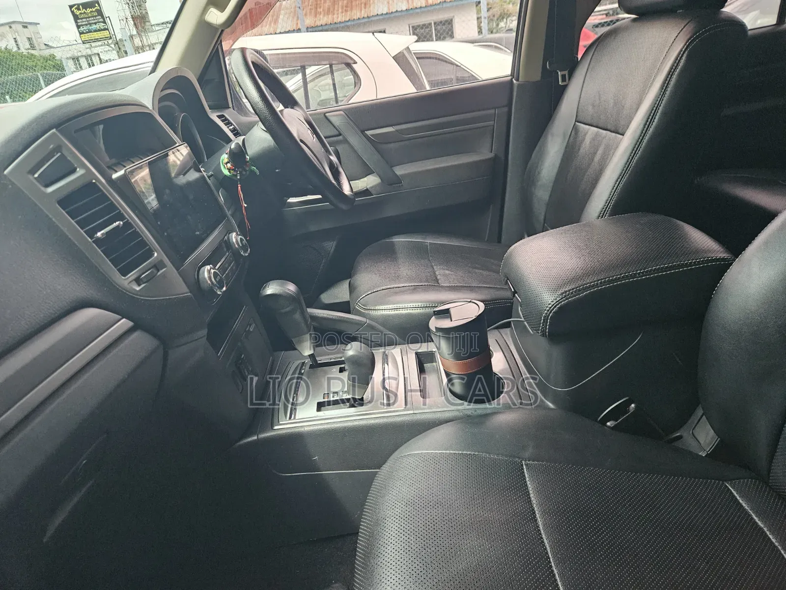 Mitsubishi Pajero 2016 Black