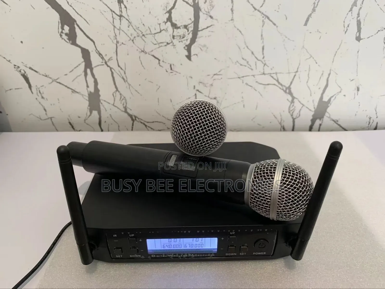 GLXD4 UHF Wireless Microphone System