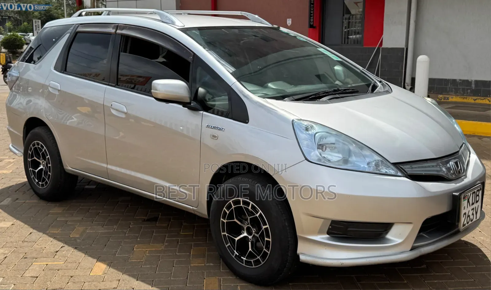 Honda Fit Shuttle 1.3 Hybrid 2WD 2013 Silver