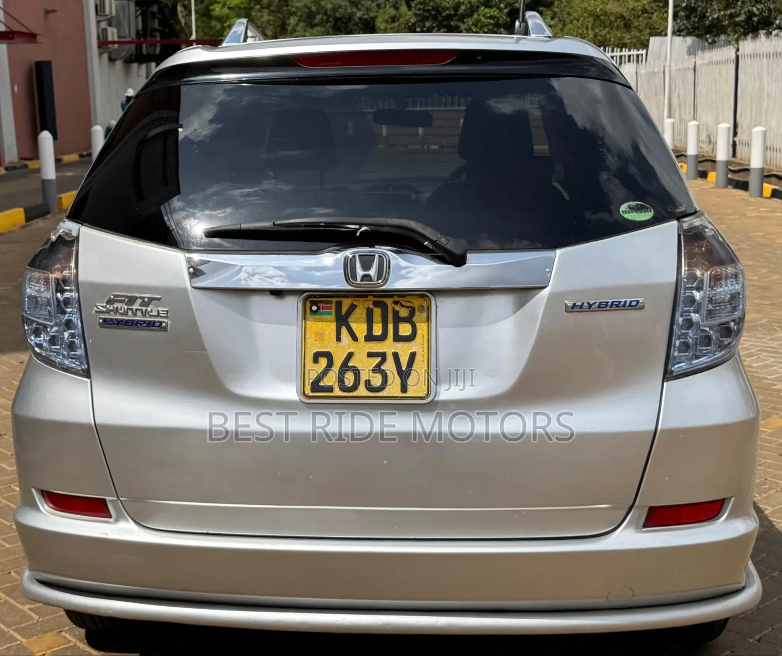 Honda Fit Shuttle 1.3 Hybrid 2WD 2013 Silver