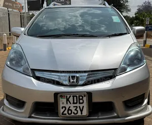 Honda Fit Shuttle 1.3 Hybrid 2WD 2013 Silver