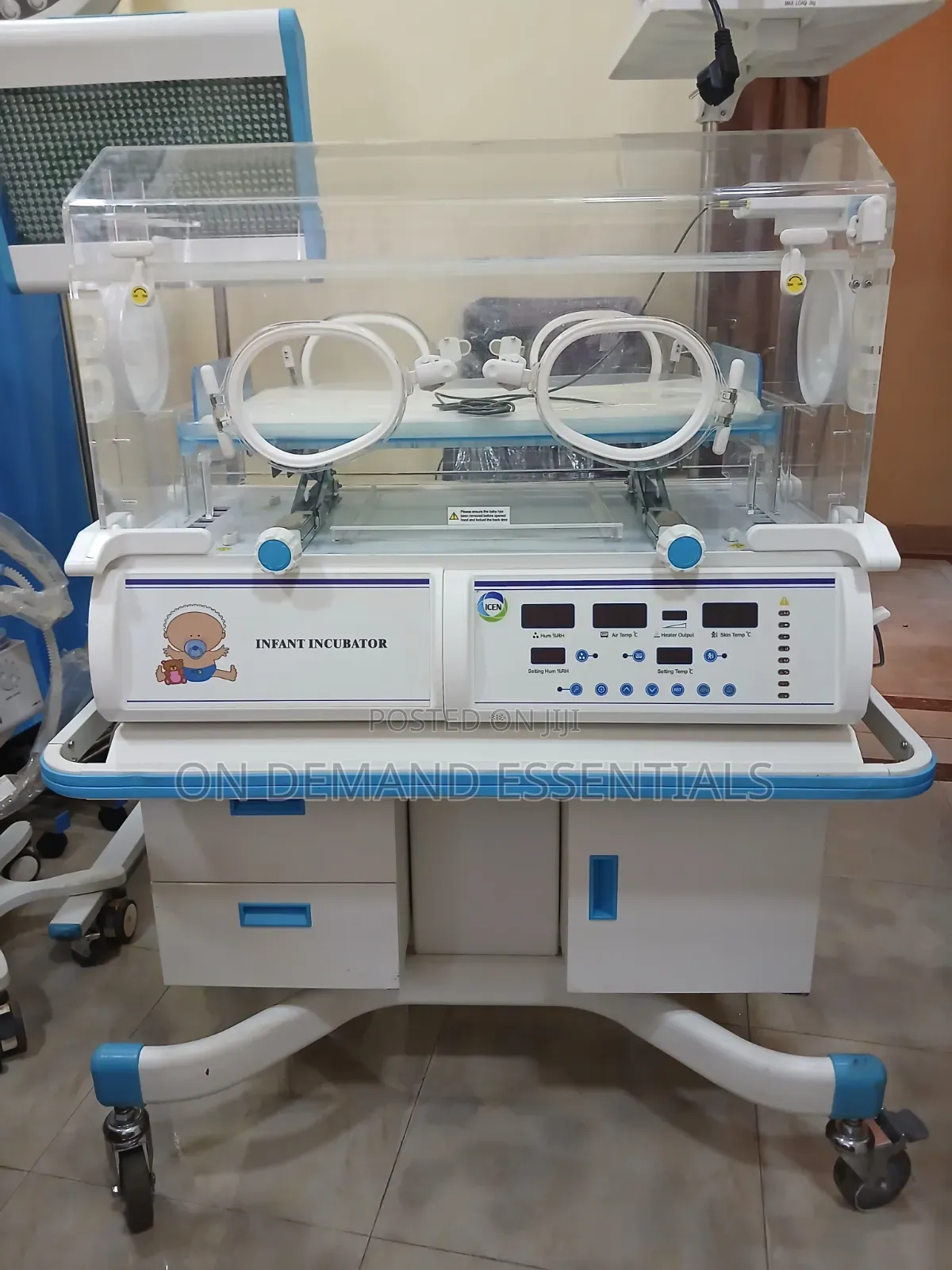 Infant Baby Incubator With Phototherapy Light