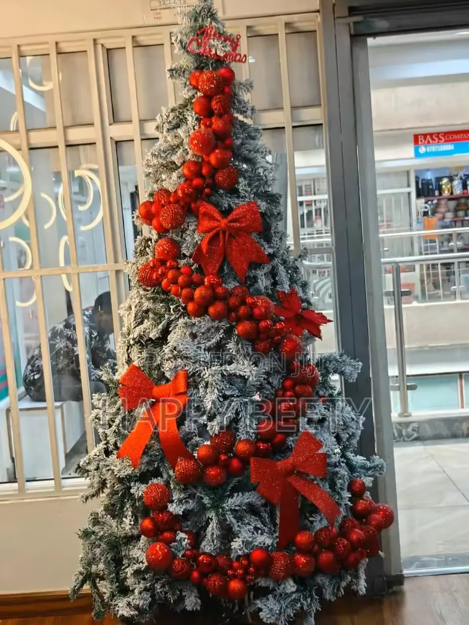 high Count Snow Flocked Christmas Tree(decorations Not Included)