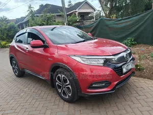 Honda Vezel 1.5 Hybrid 4WD 2018 Red