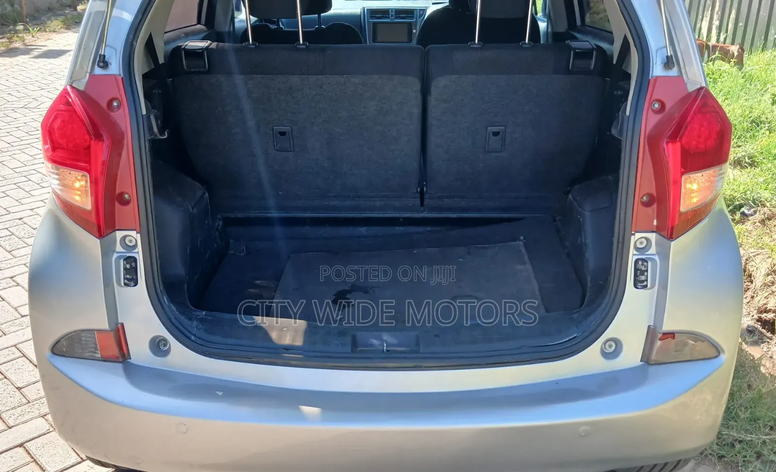Subaru Trezia 2012 Silver