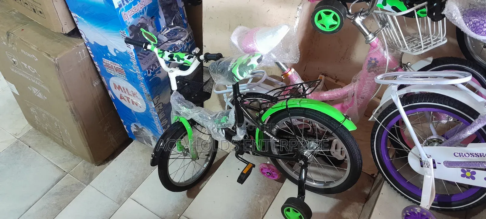 Size 16" Wheel - Endesha Kids Unisex Bicycle in Blue, Red, Green