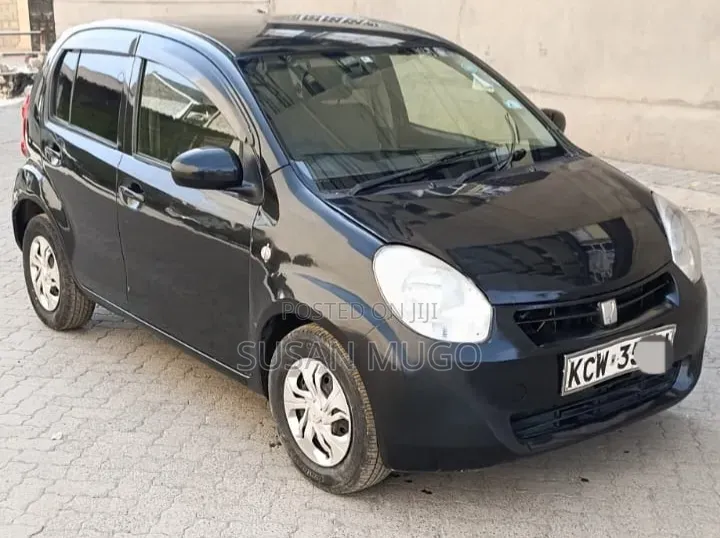 Toyota Passo 2012