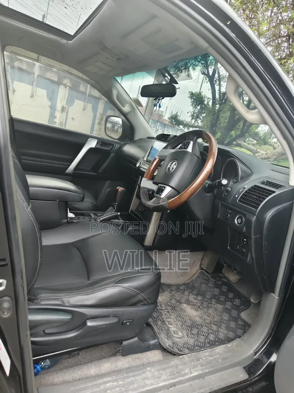 Toyota Land Cruiser Prado 2010 Black