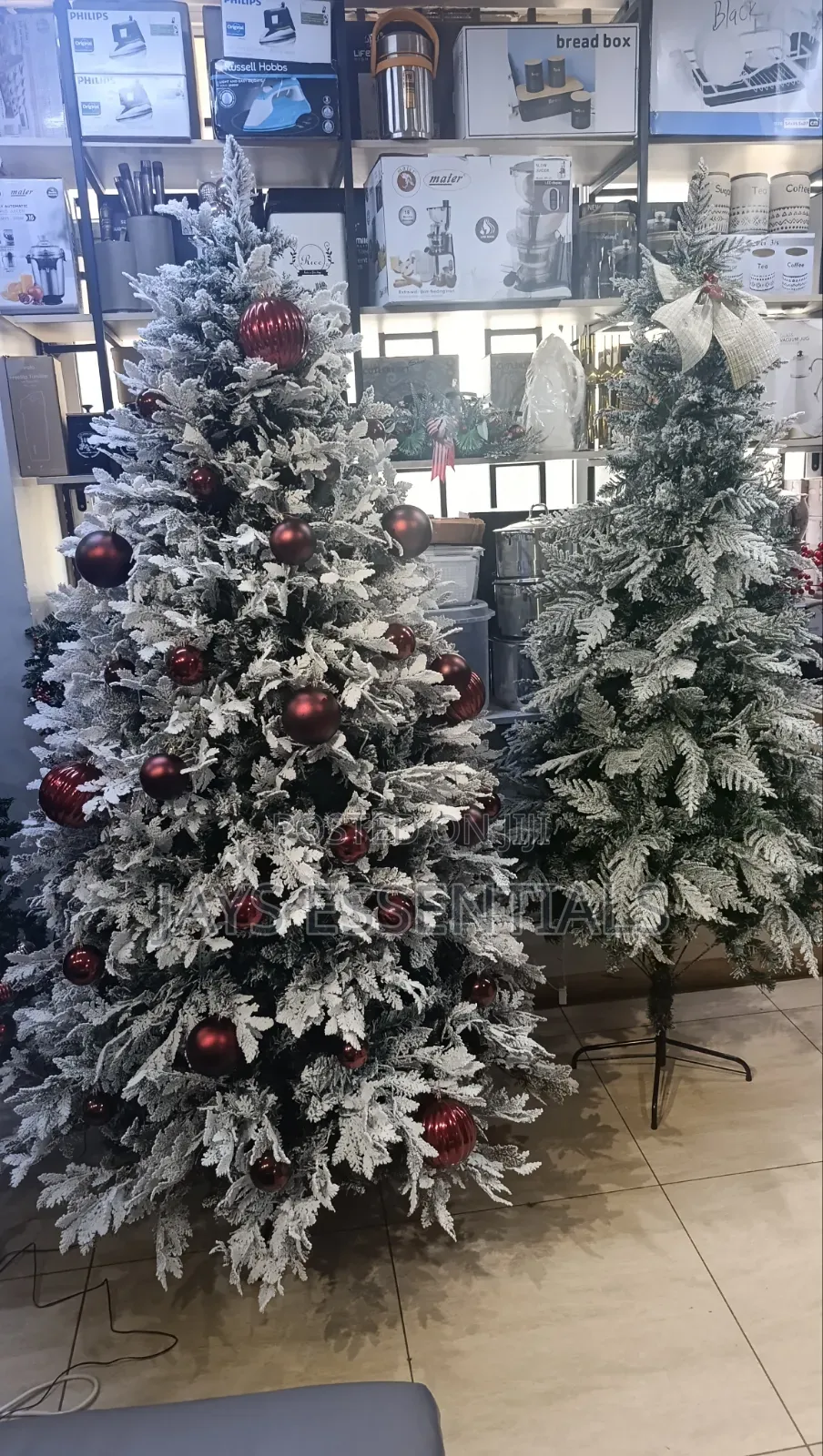 7ft Prelit Christmas Tree With Tree Skirt & Storage Bag