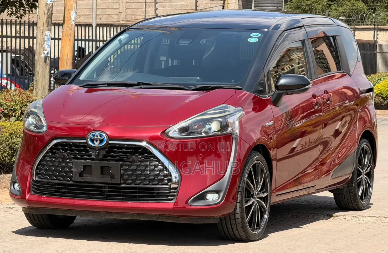 Toyota Sienta 1.5 Hybrid FWD (6-seater) 2019 Red